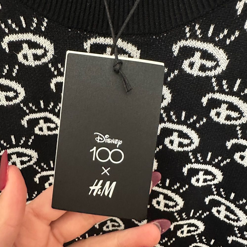 H&M Disney Shirt - Picture 4 of 8